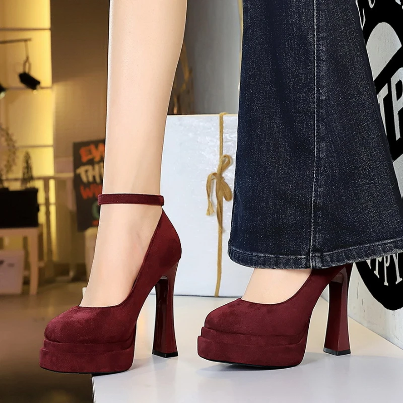 Variant: 8322 Wine Red