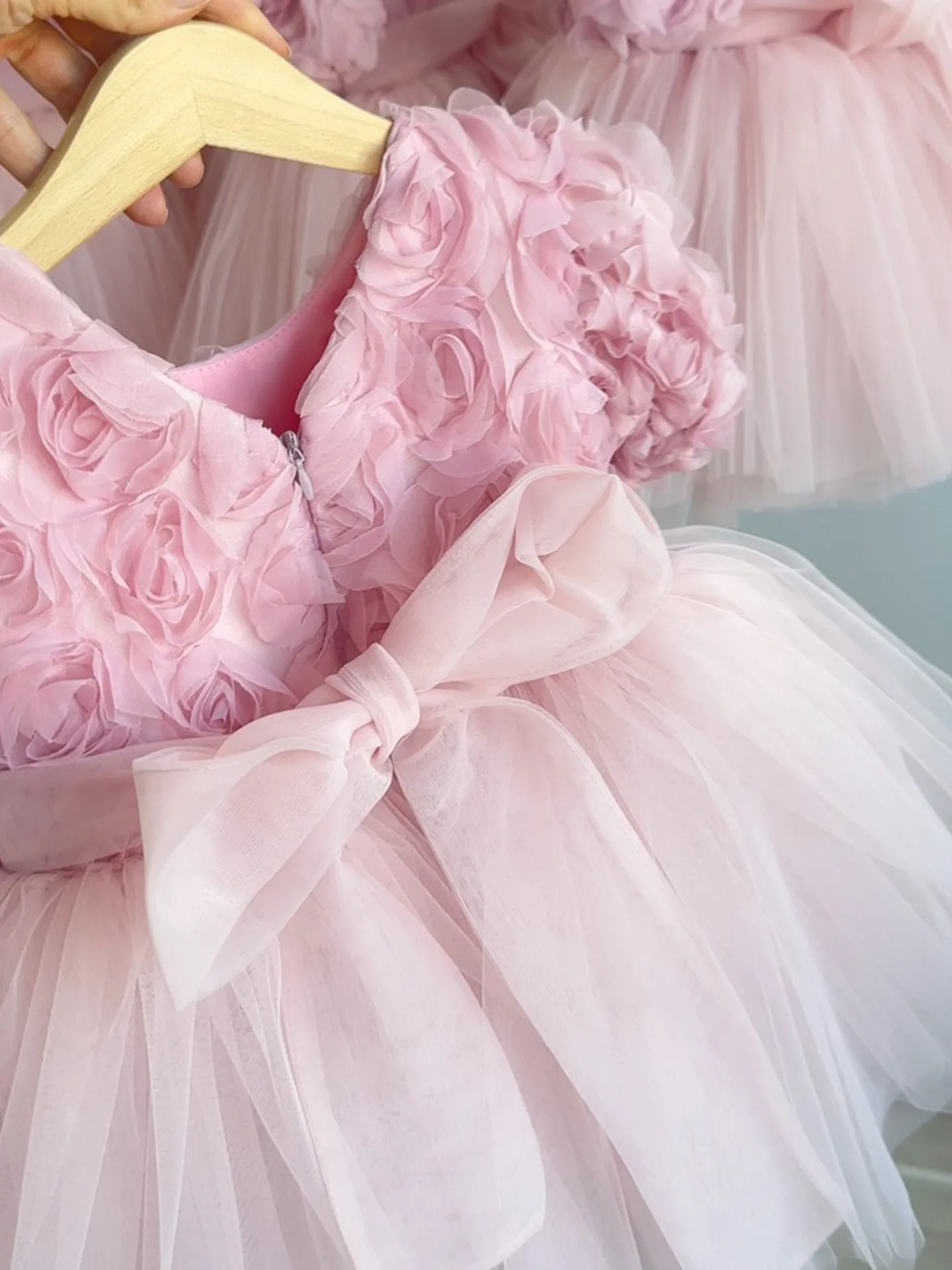 HETISO Flower Girls Party Dresses Mesh Puffy Children's Girly Princess Gown Super Bowknot Elegant Kids Holiday Birthday Gifts