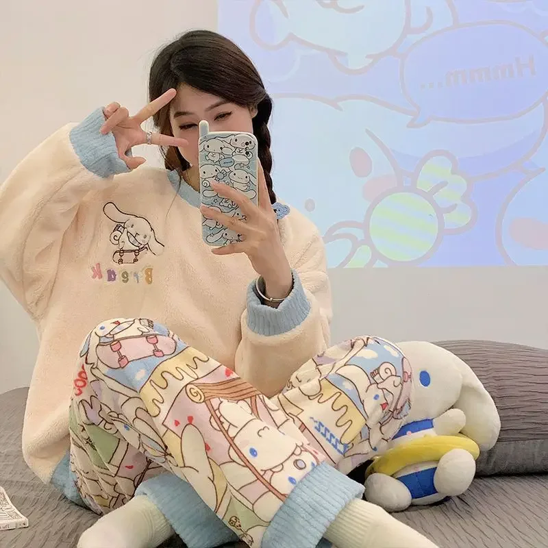 การ์ตูนดิสนีย์Lotsoสาวน่ารักฤดูใบไม้ร่วงและฤดูหนาวสบายนุ่มและเป็นมิตรกับผิวหนาอบอุ่นสบายๆสวมใส่ชุดนอนที่บ้าน