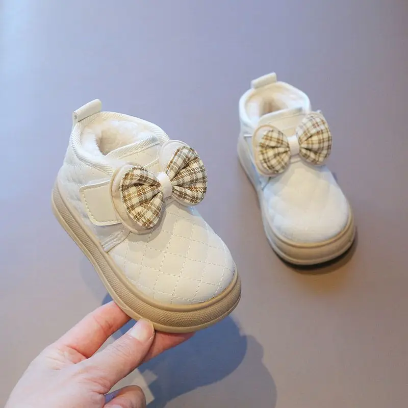 2024 Winter Kinderschuhe Anti rutsch Baby Schneeschuhe schöne Stiefel für Mädchen Turnschuhe weiche Sohle warme Baumwoll stiefel ботинки детские