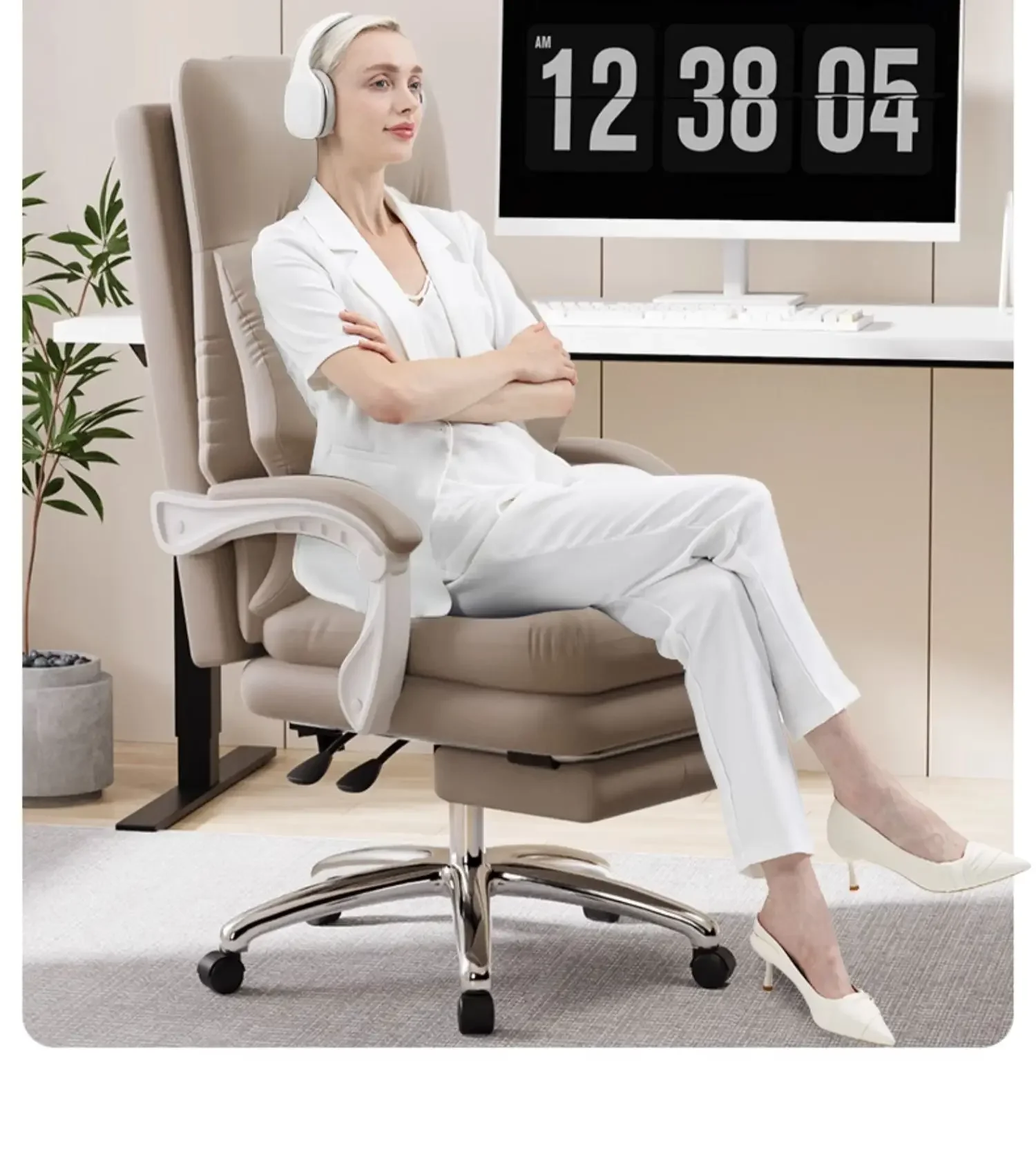 

Executive Leather Office Chair Swivel Computer Chair with Adjustable Height and Headrest