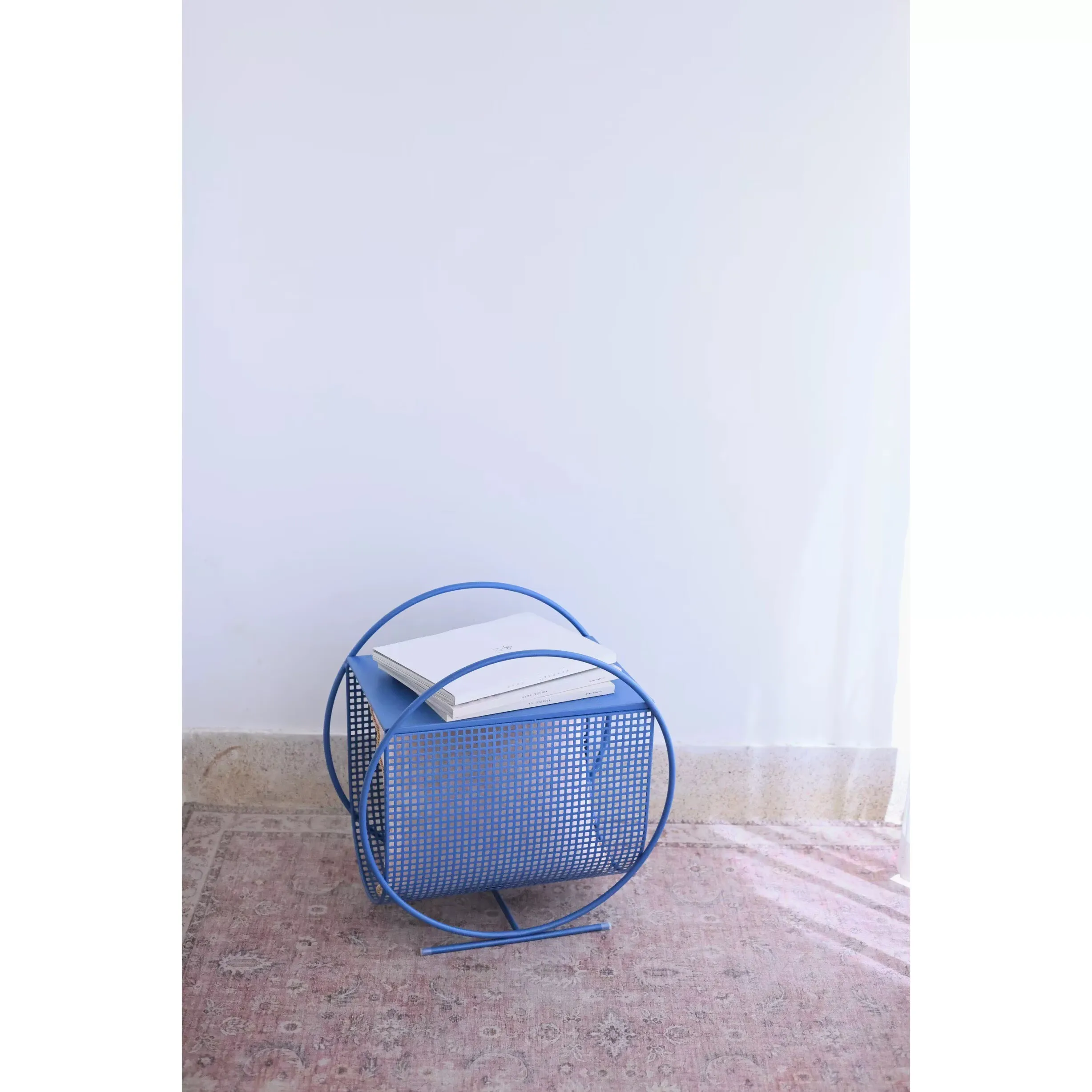 Coffee table storage table furniture blue basket bedside table hollowed out metal edge living room sofa side table magazine bask