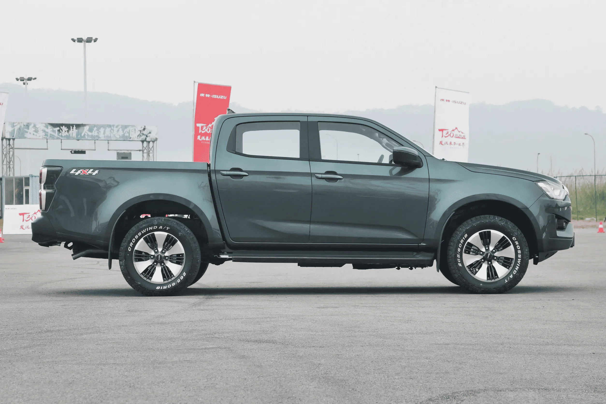 Японский пикап Isuzu Explorer T30, 5-местный автоматический грузовик 4x4, 4wd, дизельный пикап 3,0 T с двойной кабиной