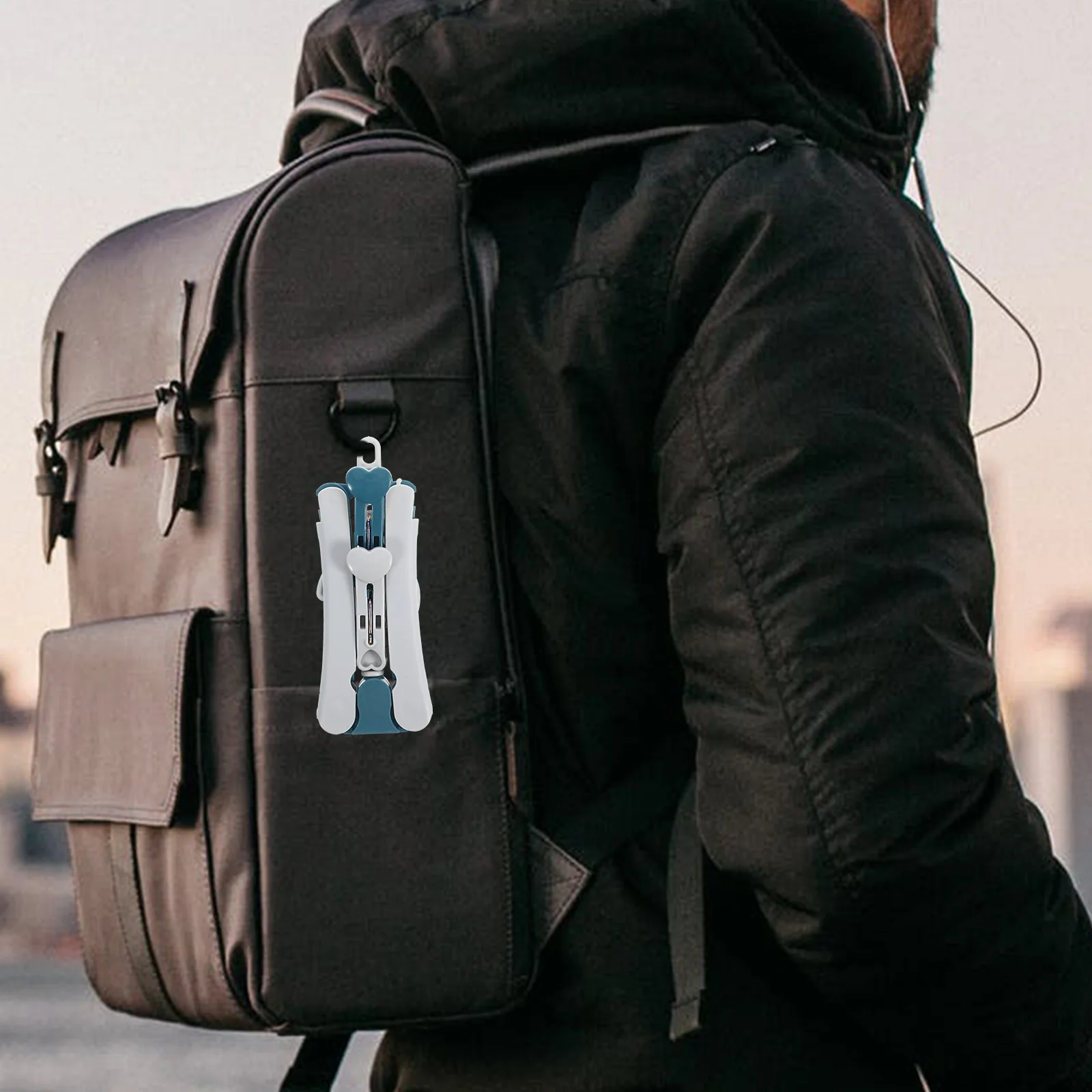 

5Pcs Folding Clothes Hangers Travel Compact Space Saving Drying Rack Foldable Clothes Hangers Portable Coat Hanger