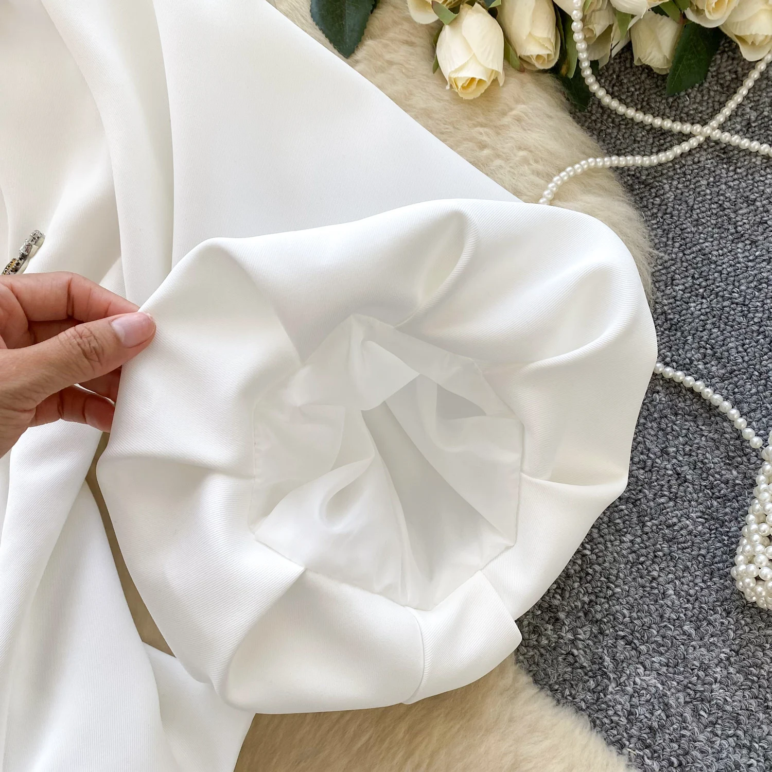 Elegancka, seksowna bluzka damska w stylu vintage z bufiastymi rękawami, modna koszula, odzież damska do biura.