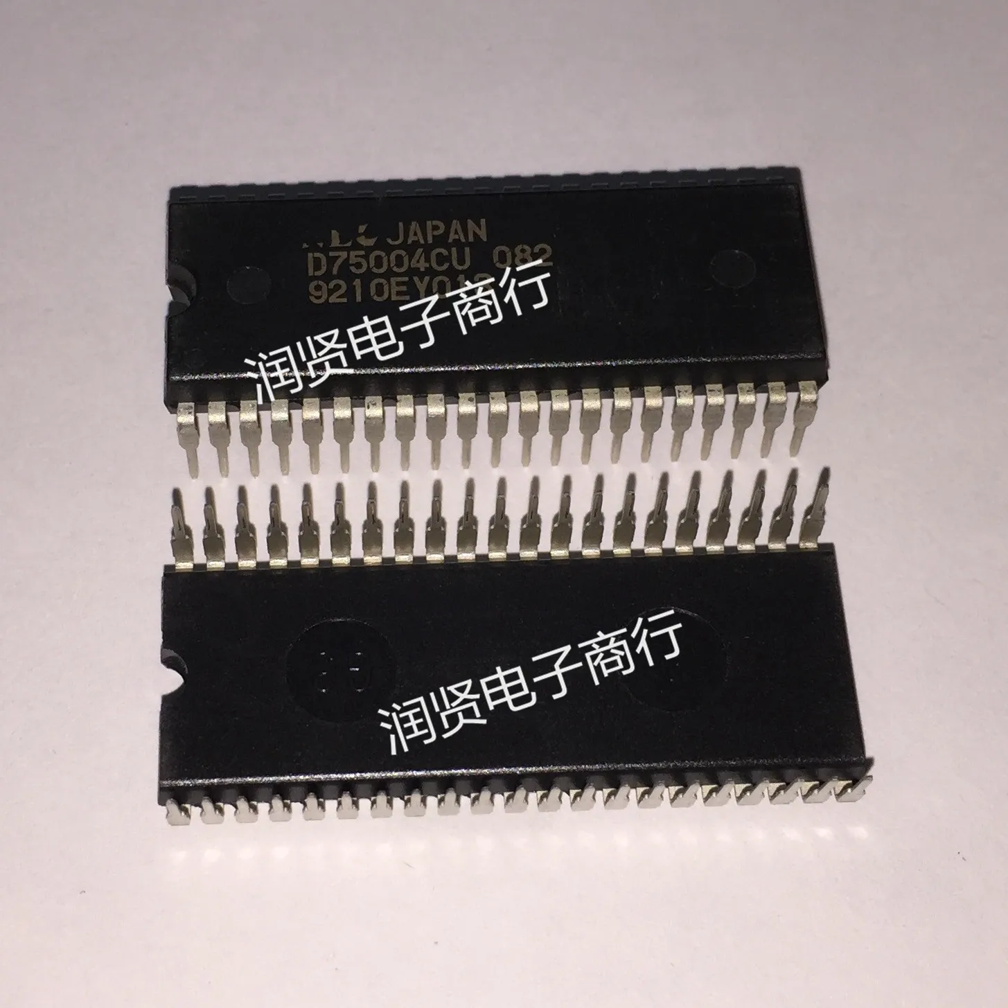 1PCS UPD75004CU-082 UPD75004CU 082 DIP42 Brand new original IC chip