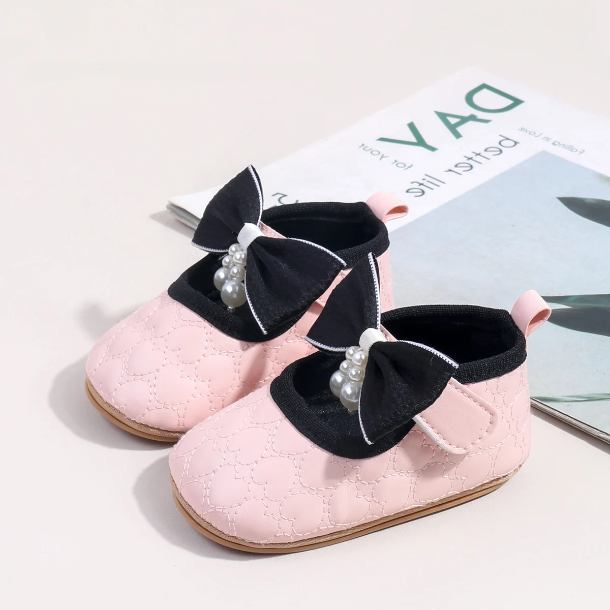 2025年春と秋のベビーガールズファーストウォーキング屋内外幼児用シューズ0-18ヶ月ベビー プリンセスシューズ美しい靴