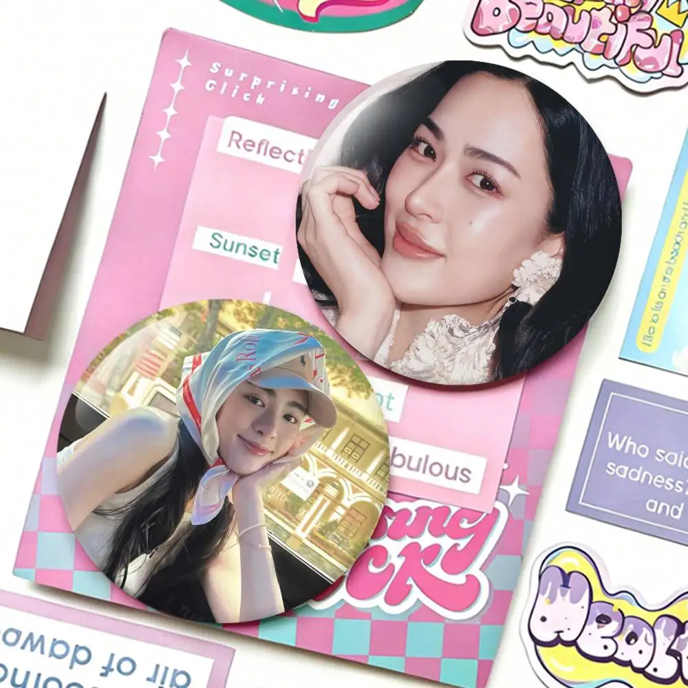 

Actress L-Lingling Kwong Laser Badge Creative Pins Brooch for Bag Clothes Hat Decor Gifts Fans Collect