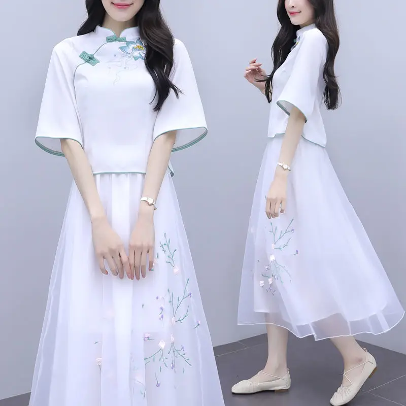 

Women's Embroidered Chinese Style Cheongsam Retro Hanfu Temperament Elegant Top Skirt Masquerade Party Cosplay Stage Performance