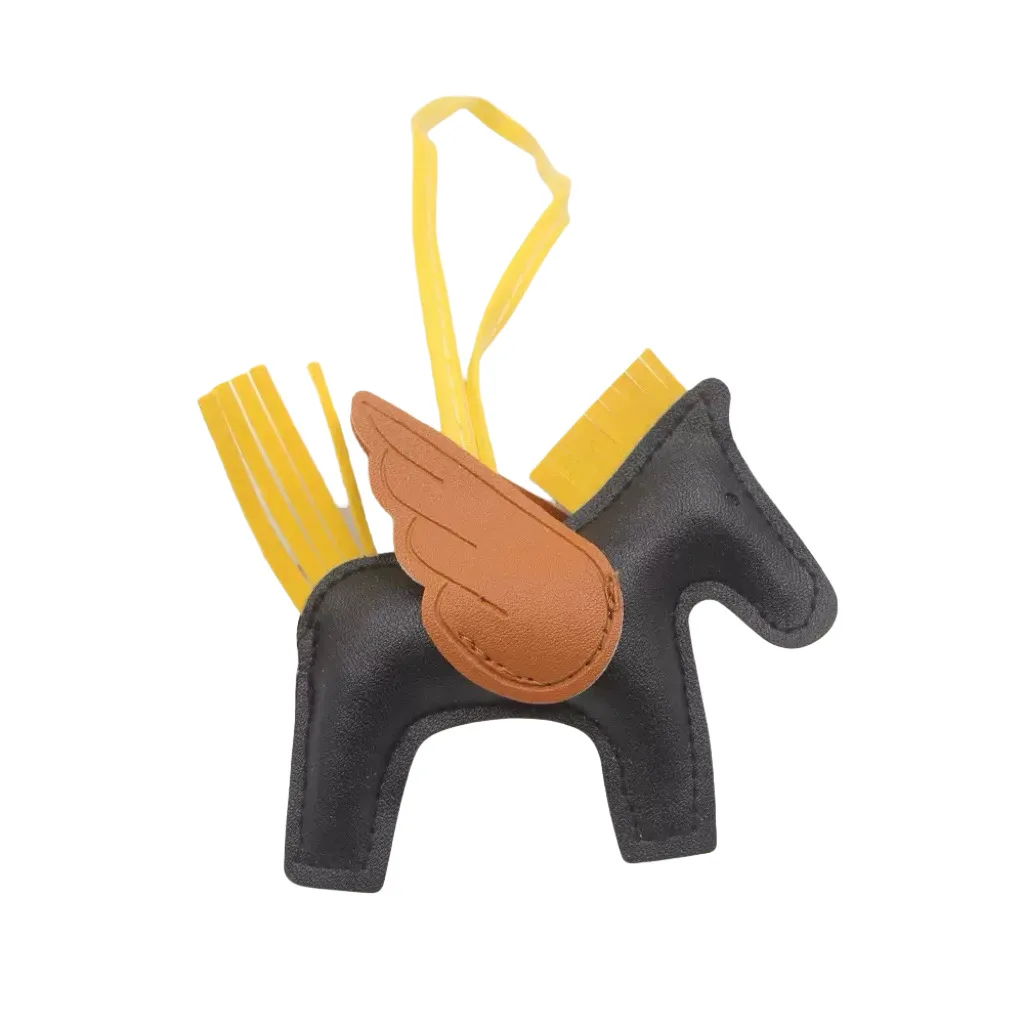 سلسلة مفاتيح بيغاسوس لطيفة للنساء، حقيبة فانتاسي ليتل بيغاسوس من جلد البولي يوريثان، ملحقات مفتاح السيارة بجناح الملاك، سحر الهاتف المحمول