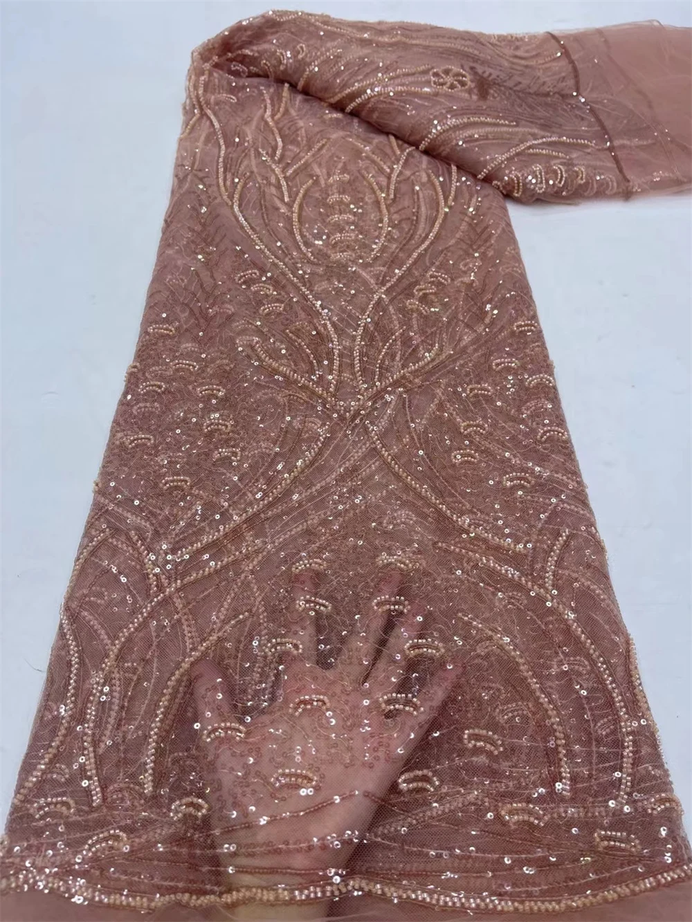 Tessuto di pizzo con paillettes africane 2024 materiale di pizzo di Tulle francese nigeriano con perline di ricamo dello sposo di alta qualità per abito da sposa