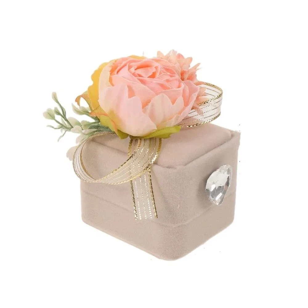 Heart Shaped Wedding Ring Box Artificial Flower Shiny Rhinestone Jewelry Display Case Lightweight Romantic Design Ring Box