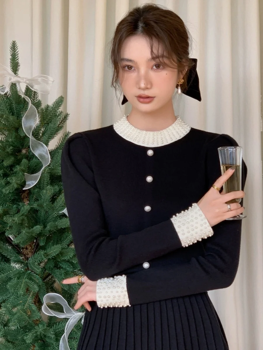 Lelart French sle Temperament Hepburn Sle Elegant Pearl Collar Sweater Women New Inner wear Base Knit Top