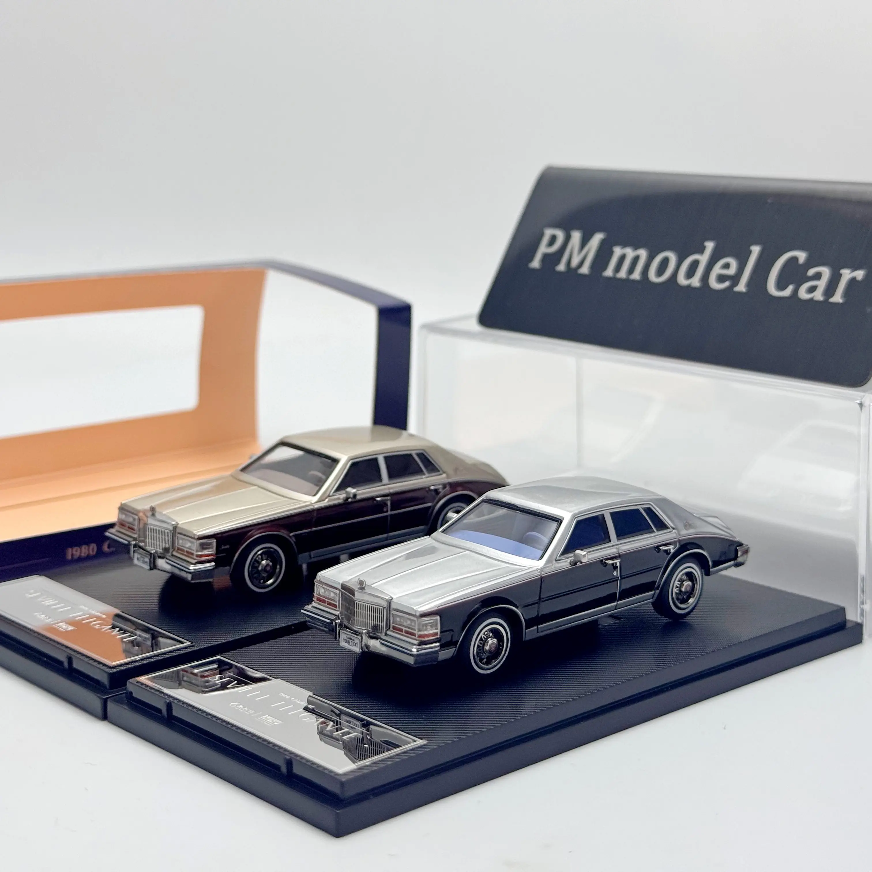 Turning Crush 1:64 Cadillac Seville 1985 Alloy Diecast Model Car Collectible Gift Ornament