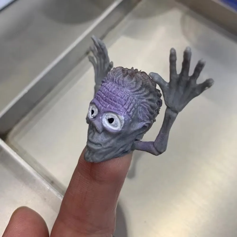 6 Pcs Resin Halloween Ghost Head Finger Toys Soft Unisex Mini Ghost Head Zombie Portable Telling Story Puppets Hand Toys Kid