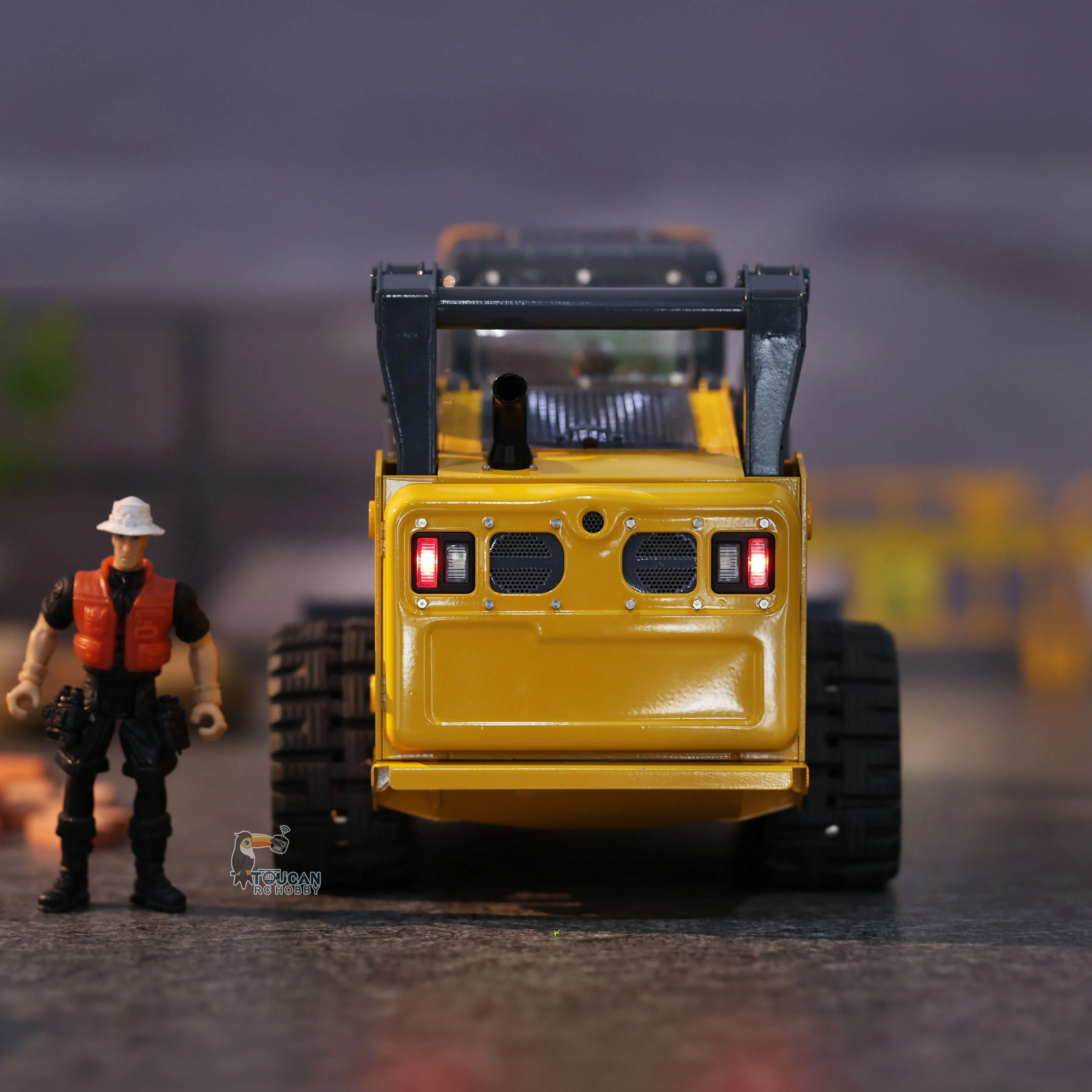 

1/14 RTR SM770 RC Hydraulic Skid-Steer Loader Radio Control Painted Finished Trucks Cars Construction Vehicle Light Sound Model