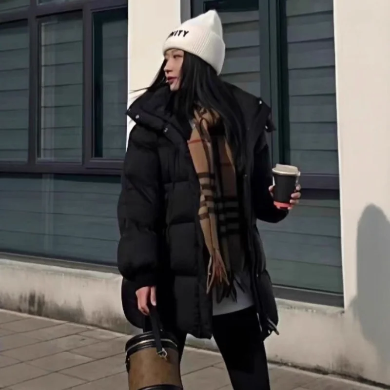 سترة نسائية قصيرة للأسفل 2025 شتاء جديد وصول ركاب نمط عصري مقنع معطف سميك دافئ