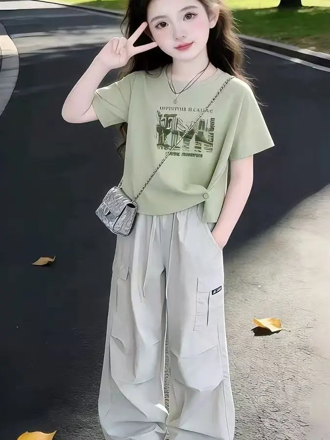 

Girls Summer Outfit 2026 New Children's Ultra-Cool Short-Sleeve T-Shirt And Fashionable Work Pants Two-Piece Set for Little G...