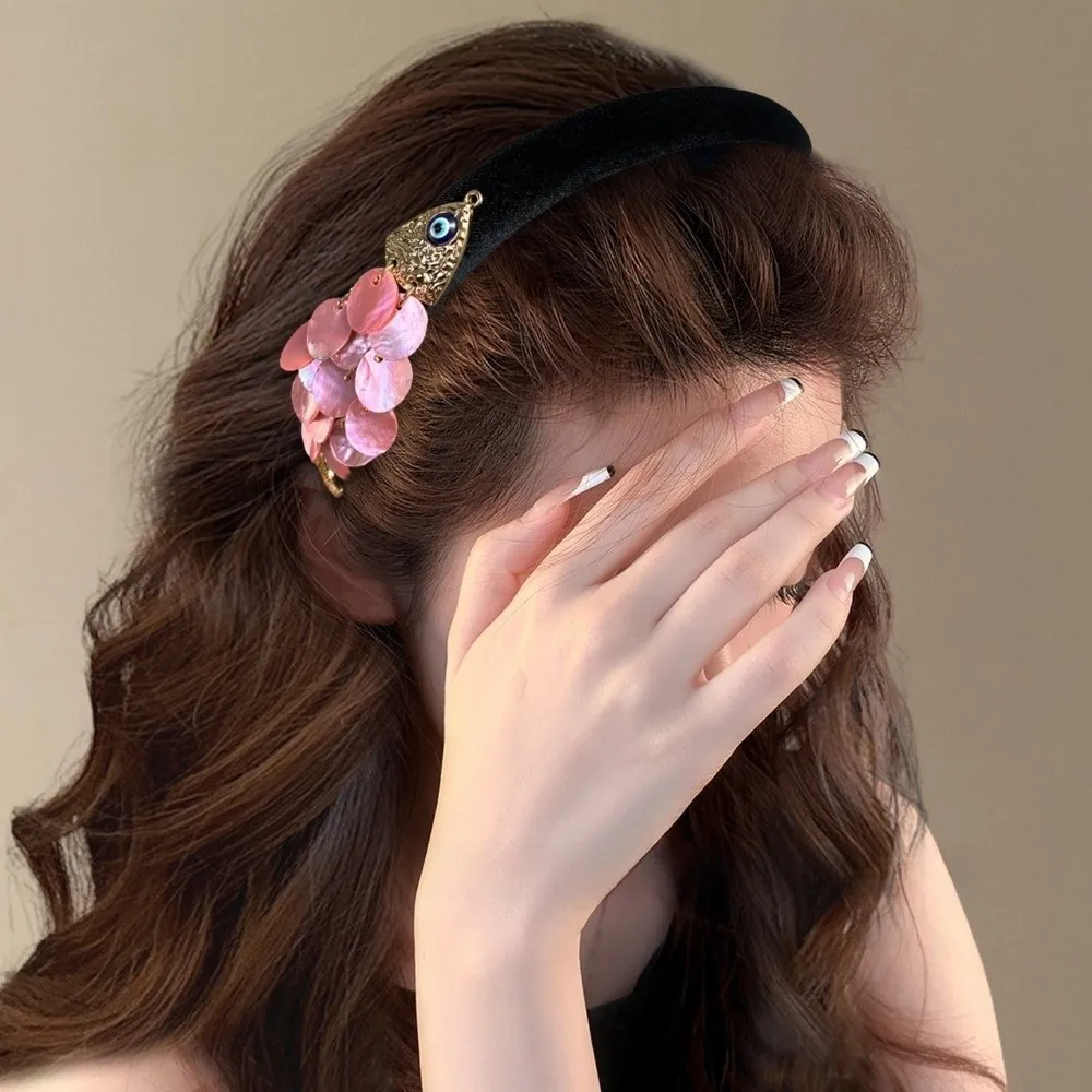 

Stylish Vintage Koi Fish Hairband Minimalist Unique Sequin Headband Delicate All-match Faux Shell Headband Women