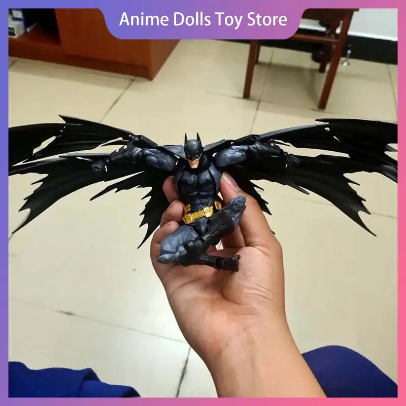 

Фигурка Бэтмена 16 см в стиле Ямагучи, мультяшная подвижная модель суставов, игрушечная комната, декор для рабочего стола, коллекция, мужской подарок на день рождения, Рождество