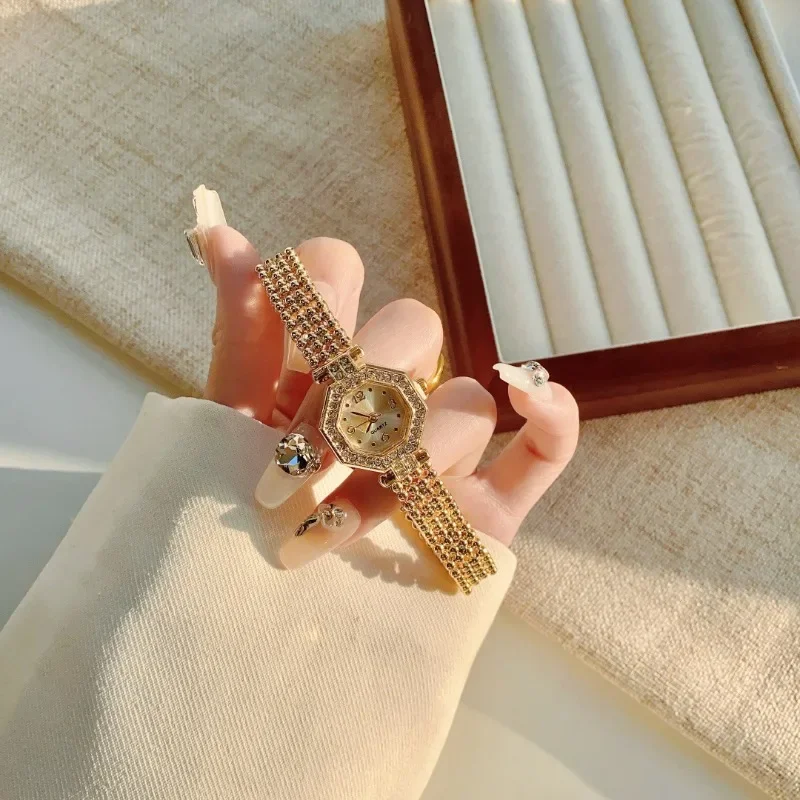 Retro Zirkon Eleganter Stil Täglicher Gebrauch Vielseitiges Zubehör High-End-Damenuhr Hochwertige reloj de mujer