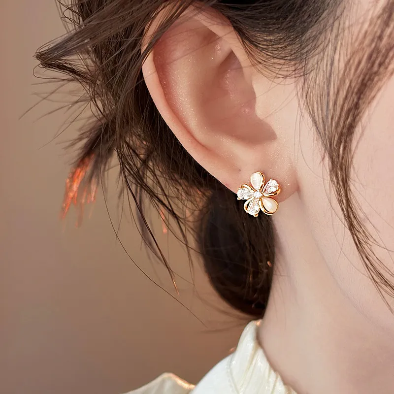 18K Vergoldete Katzenaugen-Stein Zirkon Blumen-Ohrringe Frisches Design 2026 Neuer Stil Schmuck-Accessoires Süße Ohrstecker für Mädchen – Detail 6