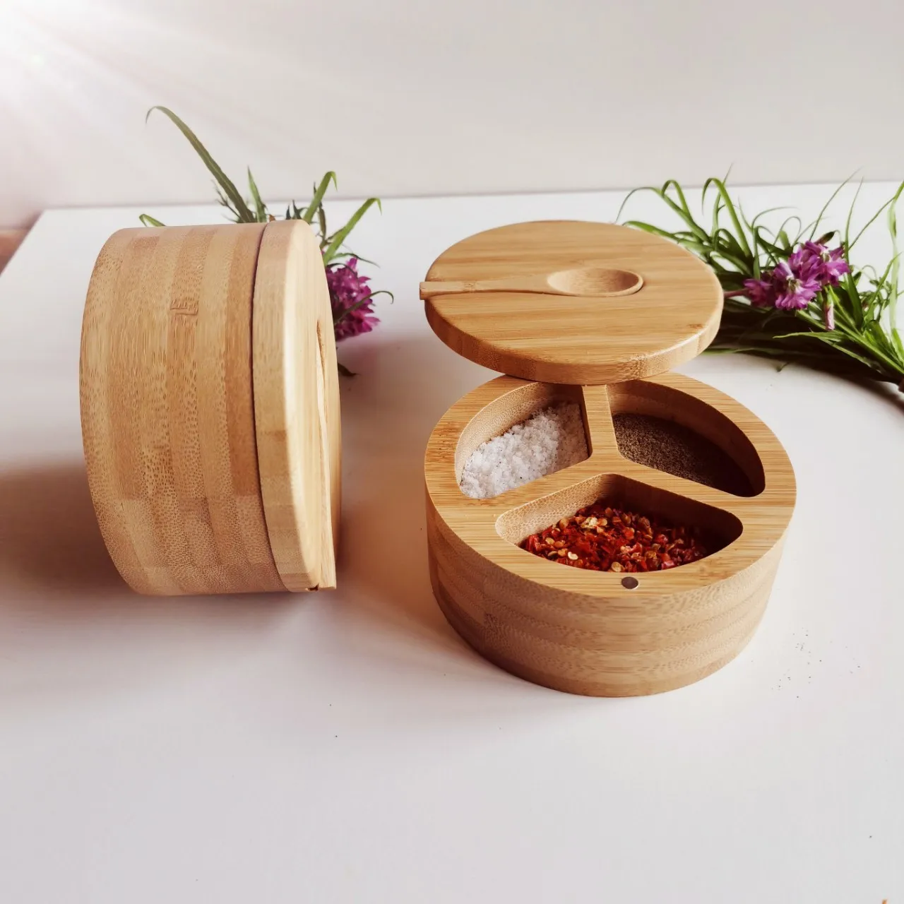 Large Salt Spice Box with Swivel Lid Bamboo Salt Cellar with Lid and Spoon, 3-Compartment Salt Pepper Bowls for Salt & Spices