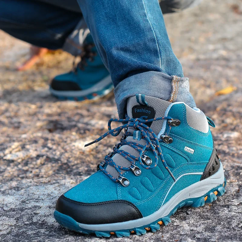 

Outdoor Hiking Shoes Women Comfortable Anti-slip Breathable Keep Warm Combat Boots Men Thick-soled Soft High-top Boots Women