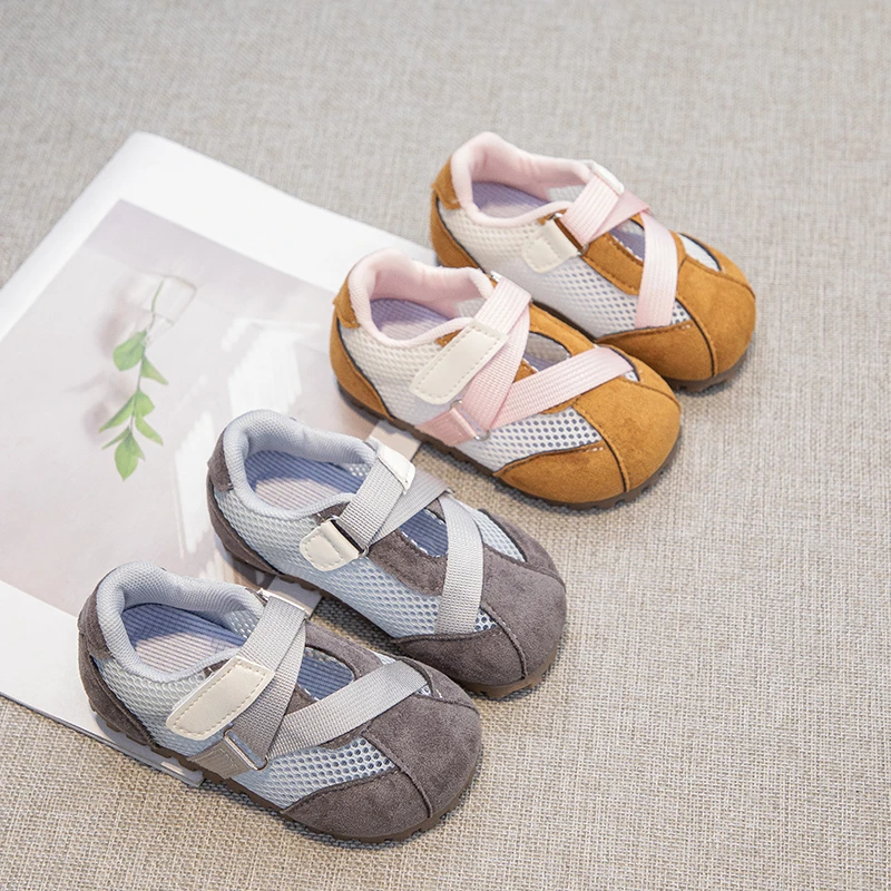 

Kids Mesh Cross-strap Casual Shoes with Suede and Mesh Upper Breathable Design Non-slip Rubber Sole for Toddlers