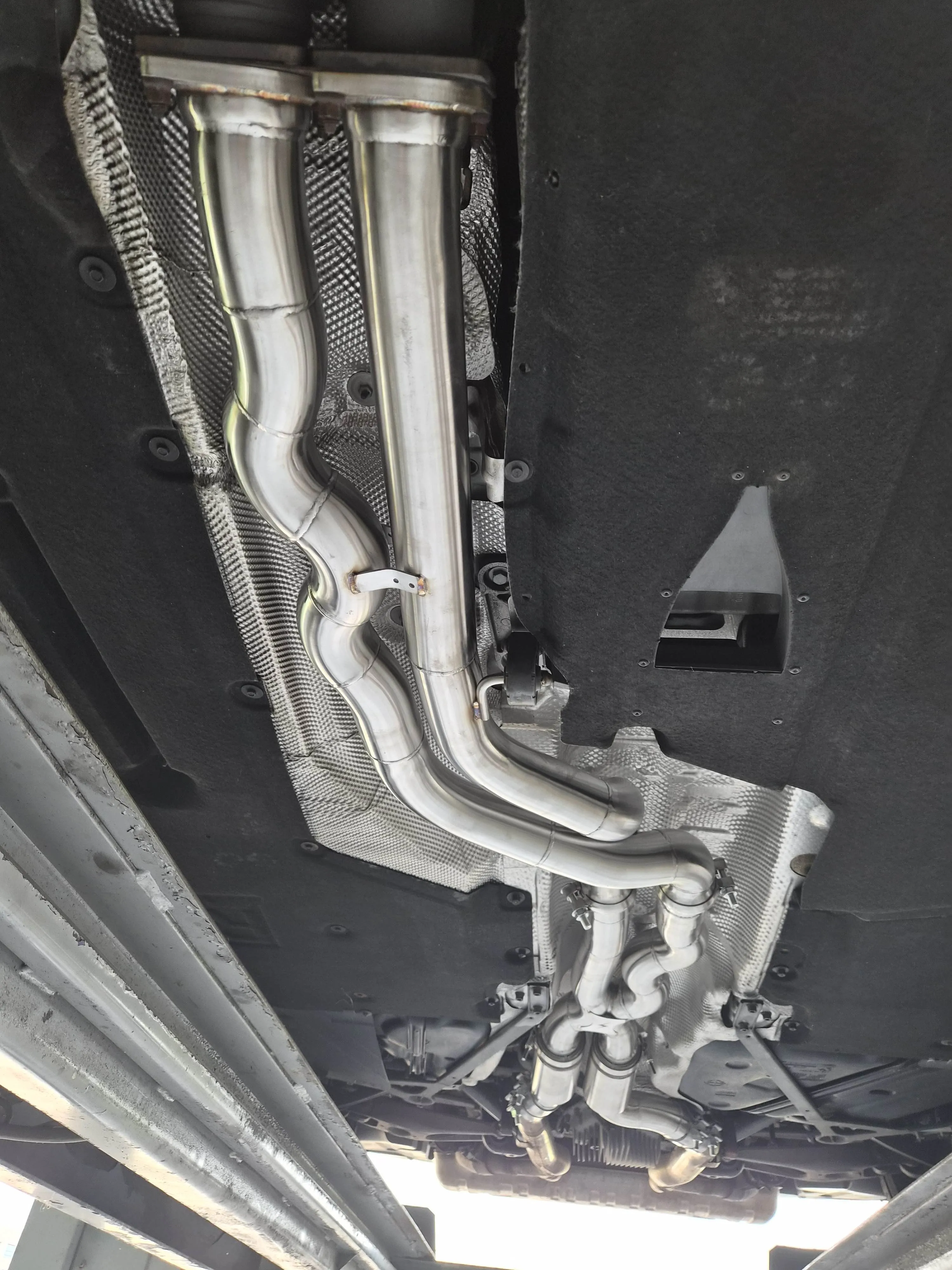 

High Quality Stainless Steel Equal Length Exhaust Middle Tube for BMW M2C M2 S55 F87 3.0T 2018-2021 Exhaust System Twist Tube