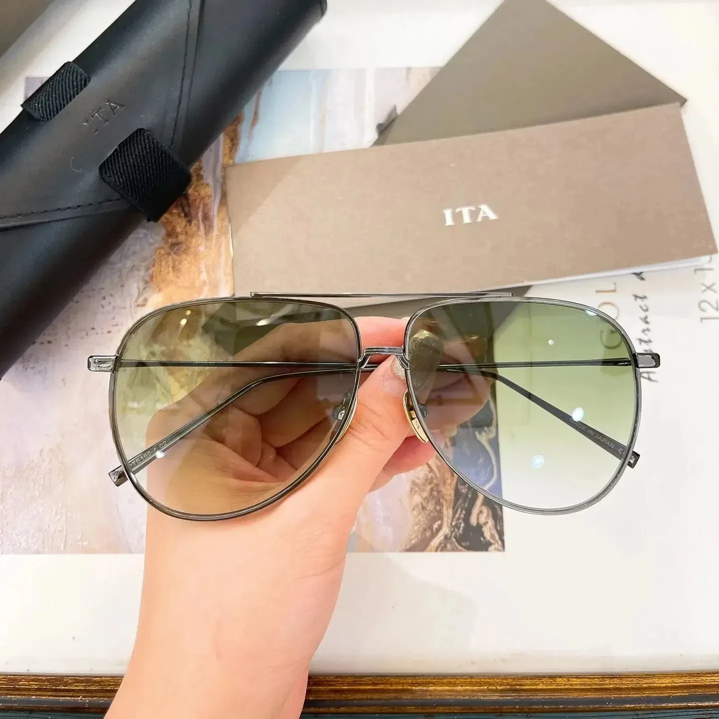 Authentic ADITA ARTOA.92 DTS160 UV400 Gradient Green Lenses Men Women Sun Glasses Casual Oval Alloy Frame Male Couple Eyewear