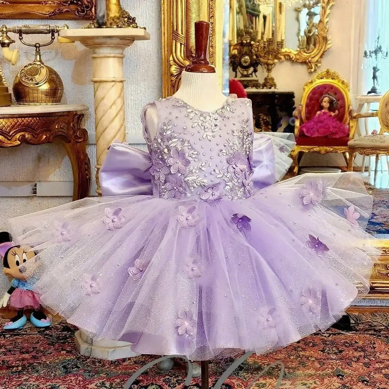 

Светло-фиолетовое платье с цветочным узором для девочек по индивидуальному заказу на свадьбу с бантом и кружевной аппликацией длиной до колена, детские платья для первого причастия, дня рождения