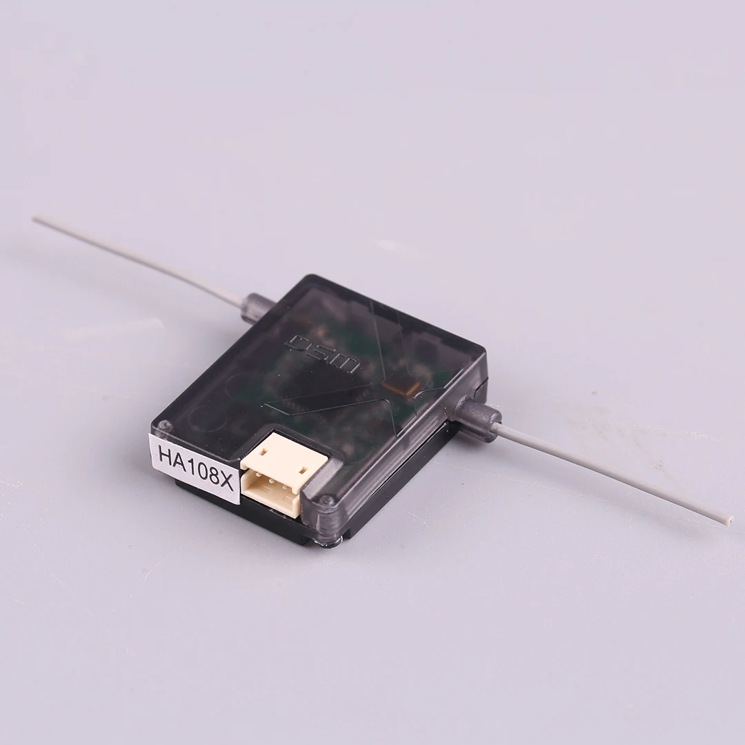 SPMAR8000 AR8000 FPV 用 8 チャンネル DSMX レシーバー 高い互換性と安定性を備えた 8 チャンネルレシーバー リモートコントロールシステム