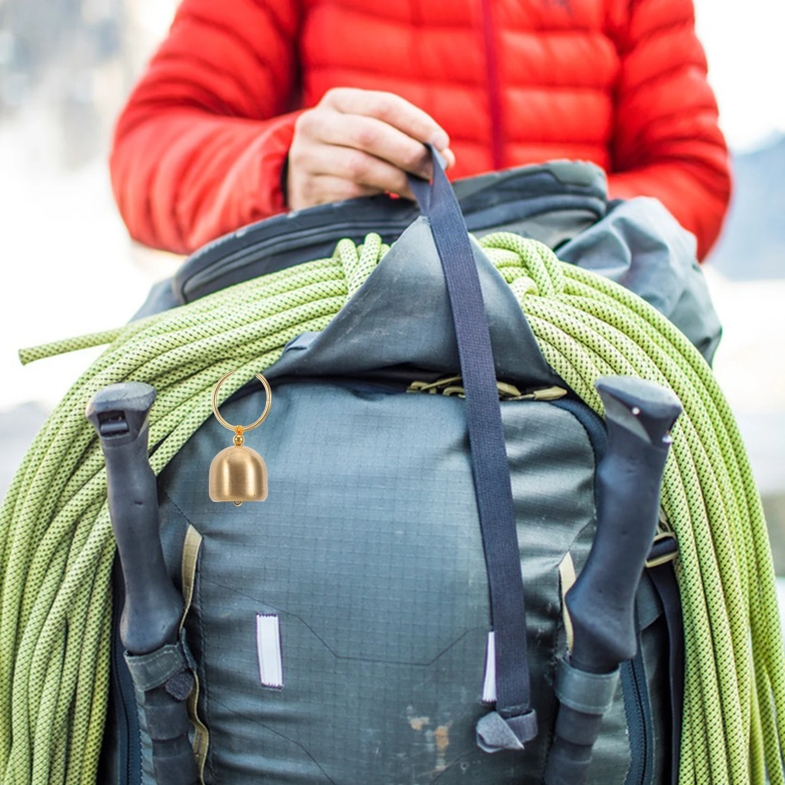 1 szt. Mosiężny Dzwonek Zewnętrzny do Plecaka Kempingowy Wytrzymały Czysty Dźwięk Przenośny Vintage Kuranty Akcesoria Zawieszka do Plecaka Turystycznego Outdoor