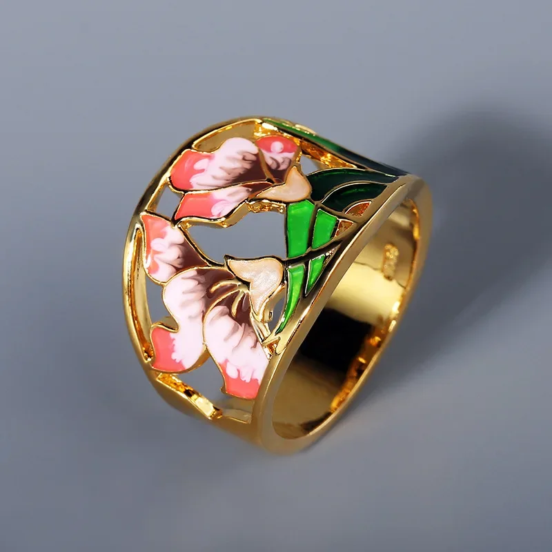 Women's Retro Hollow Flower Two-tone Enamel Ring, Engagement Gift