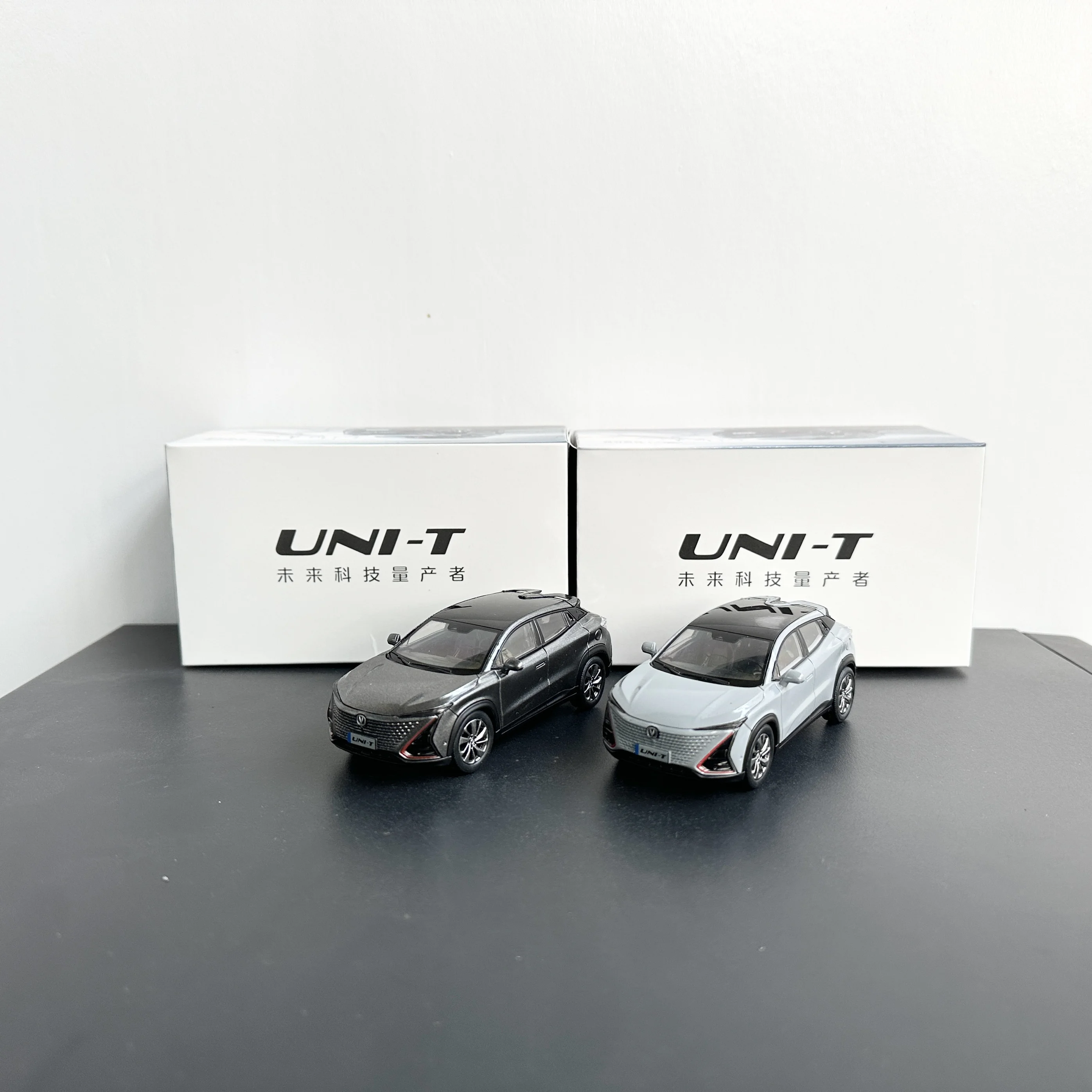 1:43 Originalfabrik, Changan Automobile UNI-T Automodell EINHEIT Simulationsautomodell, Kunststoffmodell mit Rückzug