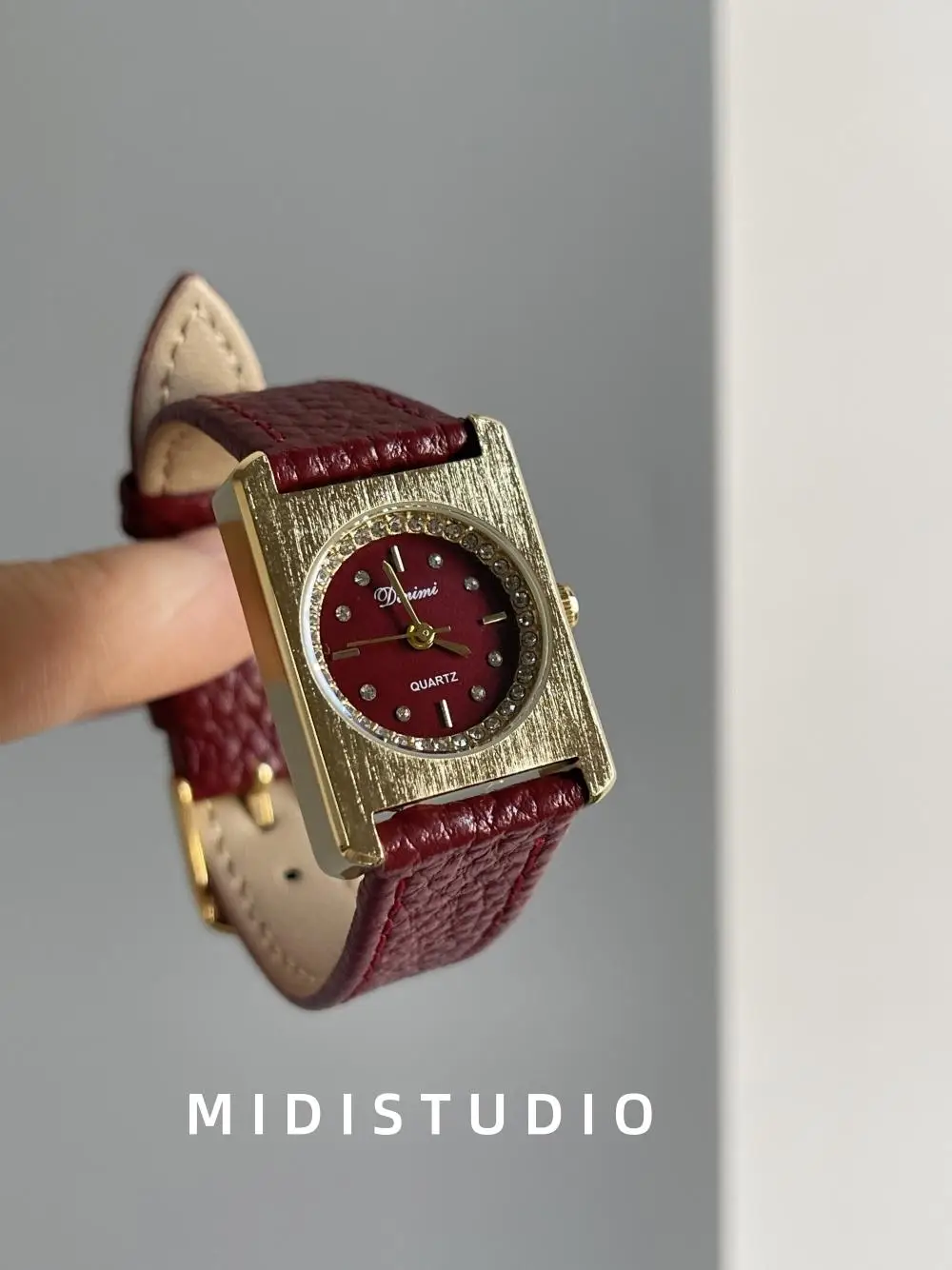 

2025NewRed Retro Women's Watch Light Luxury Highend Leather Women's Watch ElegantWomen's WatchOriginal Women's Watch Female Gift
