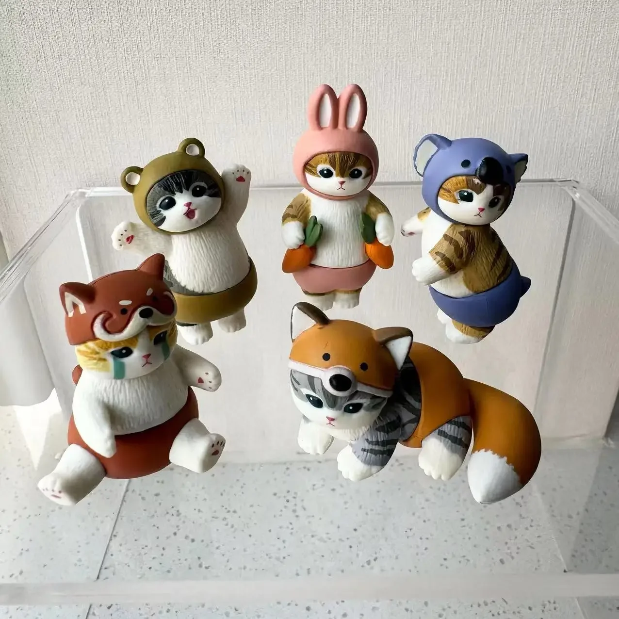 Japonês genuíno gacha escala modelo animal traje coelho coala panda bonito mesa decoração figura de ação brinquedos