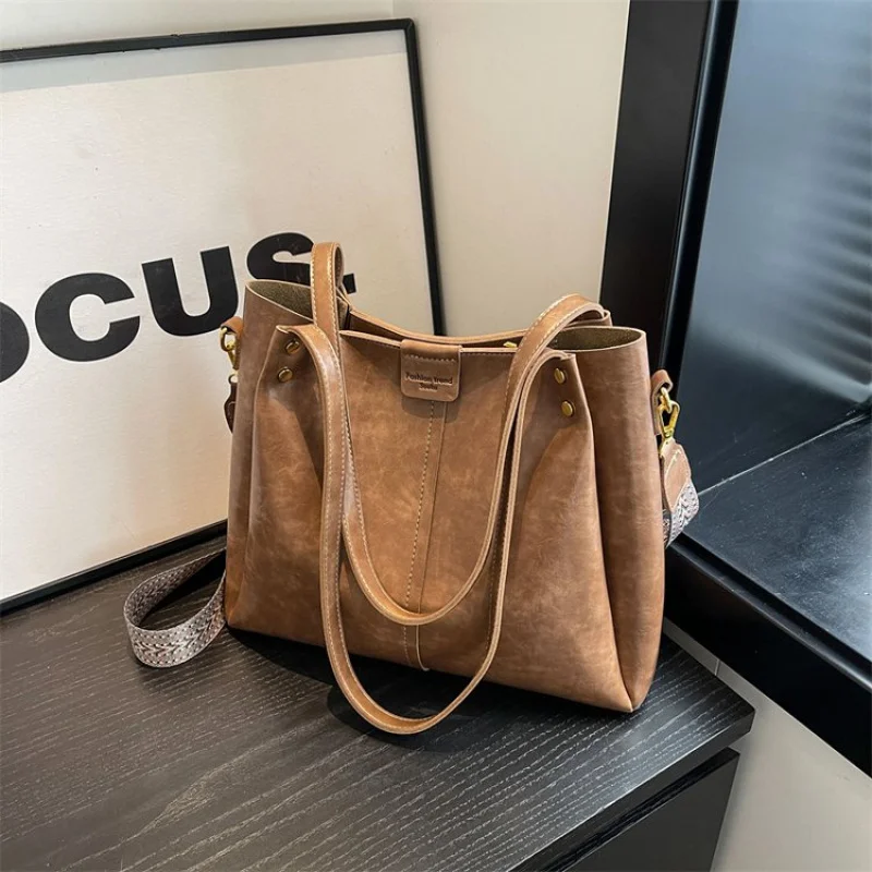 

Fashionable Women's Tote Bag Crafted From Peony-Patterned Leather Featuring Casual High-End Lasting Lightweight Daily Look​