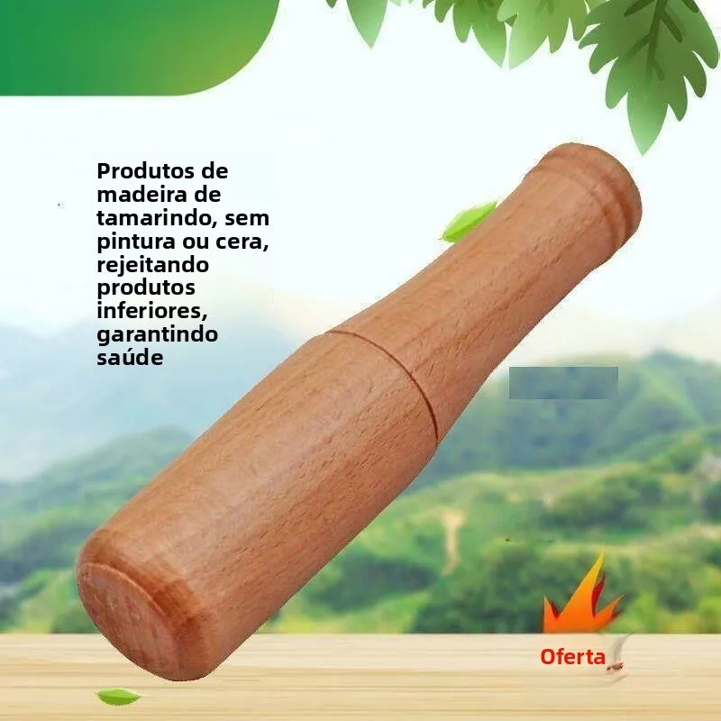pilao-e-morteiro-de-madeira-grande-operado-manualmente-estilo-tradicional-com-martelo-grosso-para-esmagamento-de-alho-e-mo