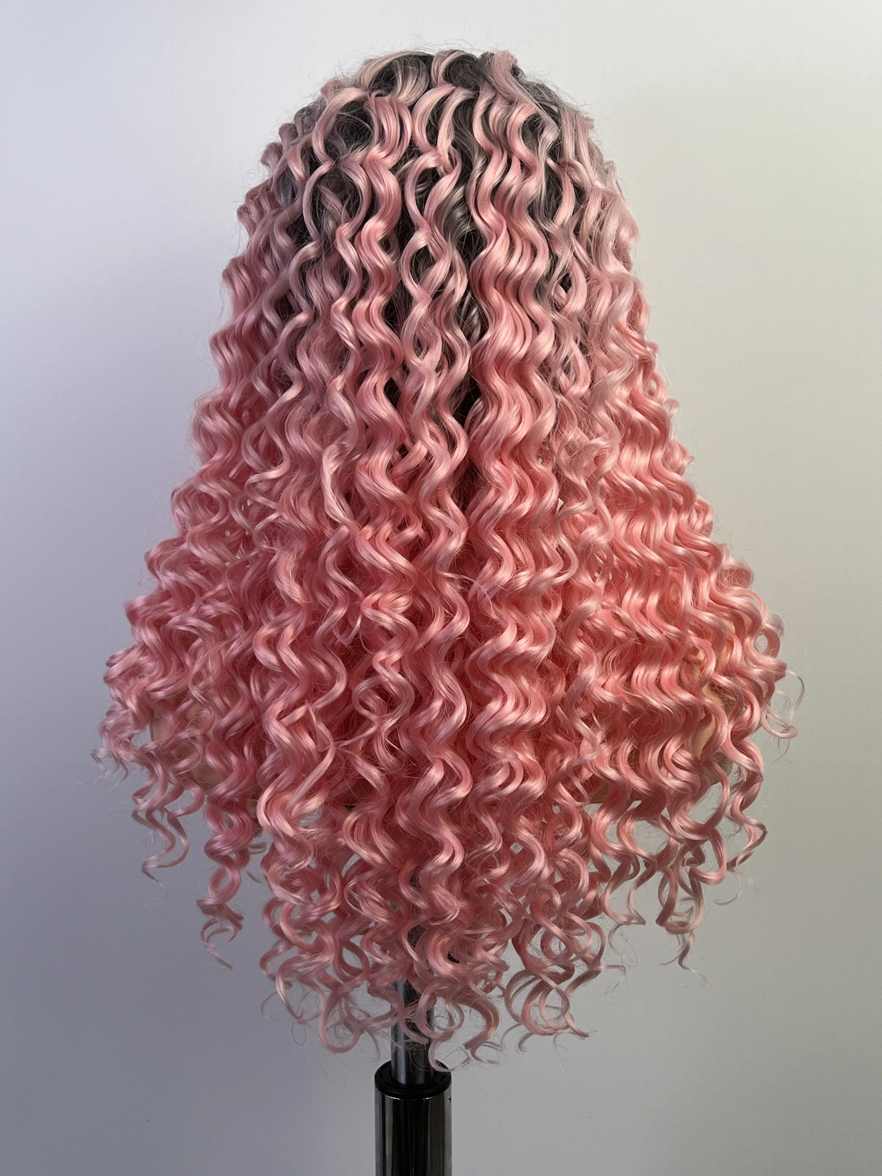 Oley Pink Synthetic Lace Front Wig Long Curly Wig 180 Density 13 * 4 Front Lace Natural Hairline Mesh Cap Breathable Comfortable