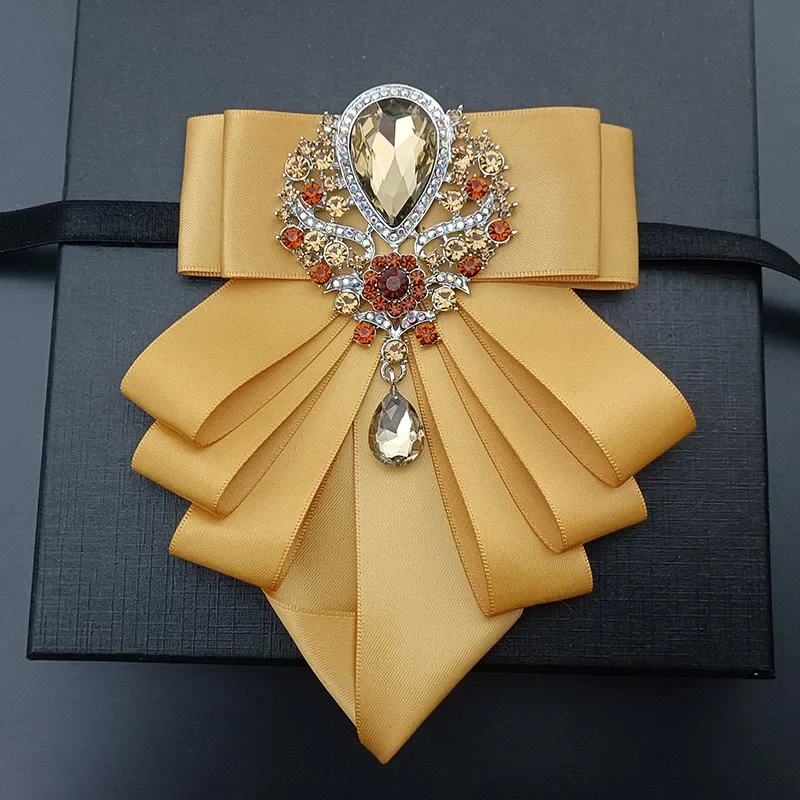 

Оригинальный дизайн, галстук-бабочка ручной работы, британский и французский стиль, аксессуар для мужских деловых костюмов и рубашек, цветы на воротник, свадебный галстук-бабочка со стразами