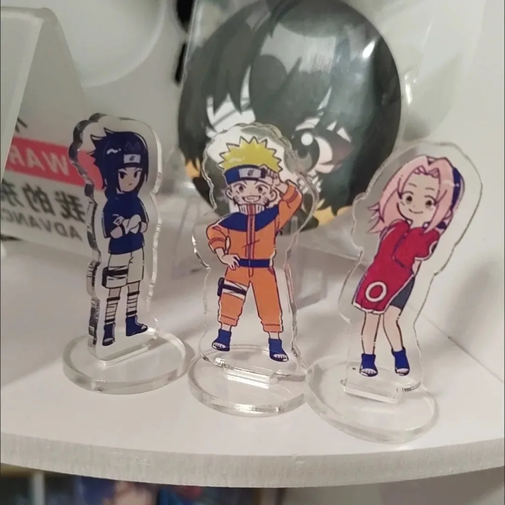 Nowy akrylowy stojak NARUTO Figurka Uzumaki Naruto Uchiha Sasuke Anime Urządzenia peryferyjne Śliczna wersja Q Oryginalność Mini ozdoba na biurko