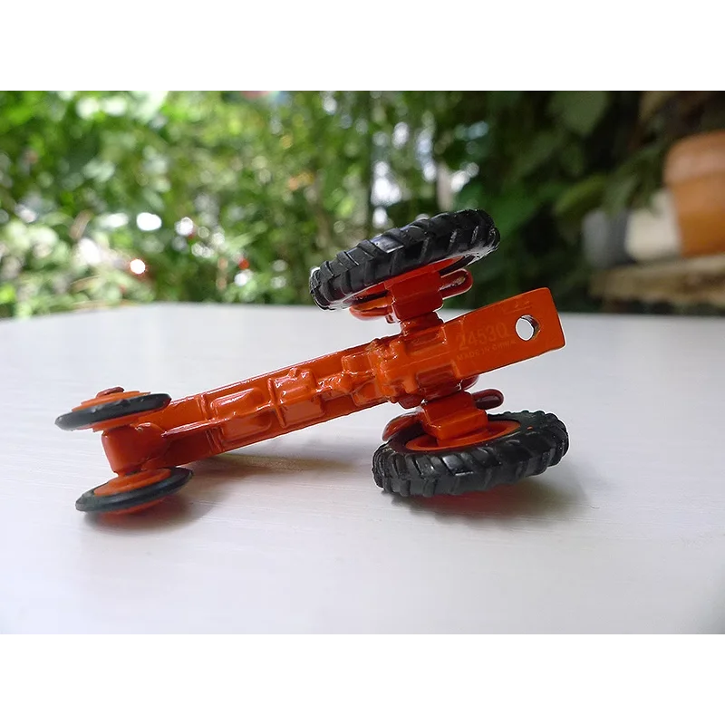 Diecast ERTL 1:64 Scale Allis-Chalmers WD-45 Alloyรถแทรกเตอร์สะสมของเล่นของขวัญของที่ระลึกจอแสดงผลเครื่องประดับ