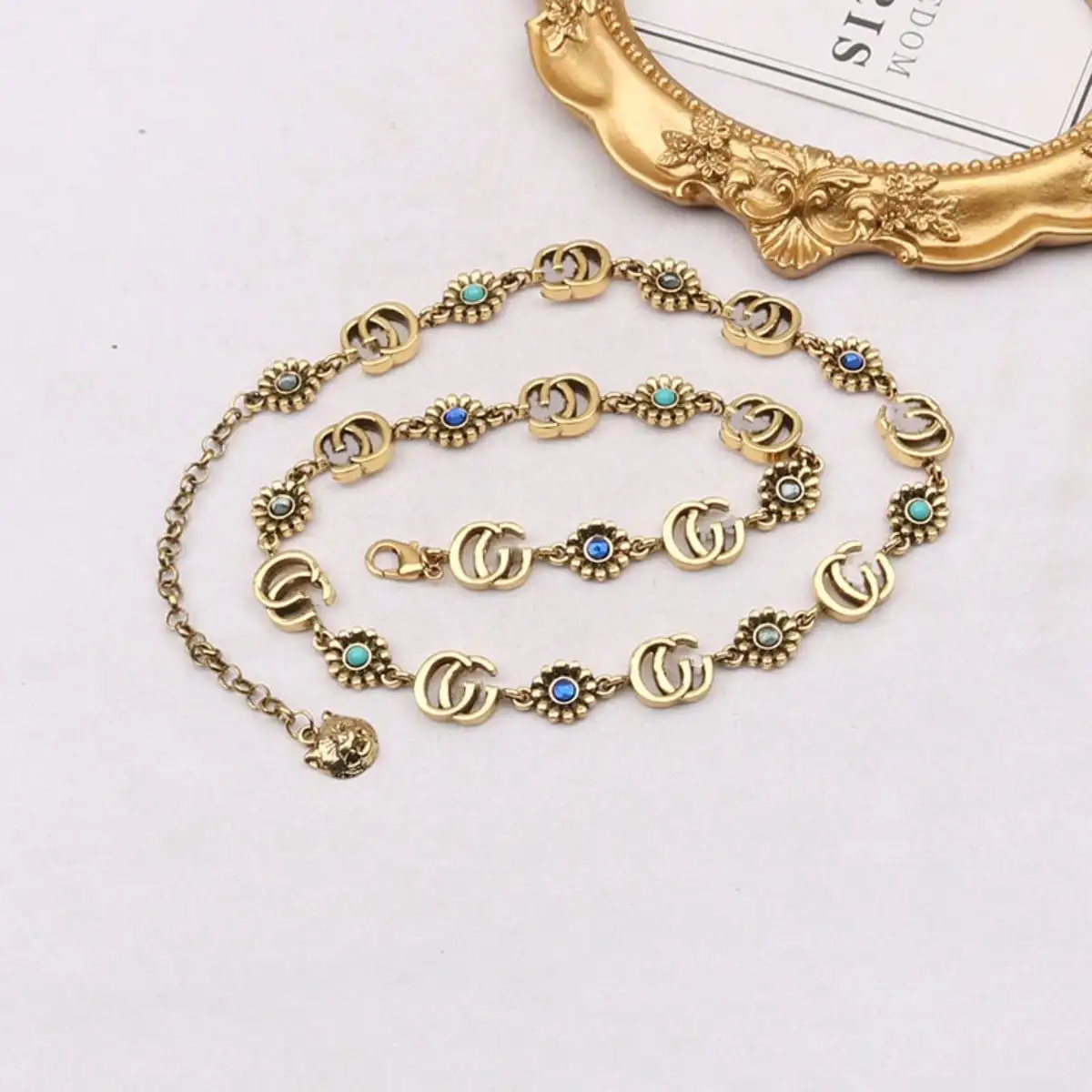 

Retro Small Daisy Necklace For Women, Fashion Versatile Personalized Clavicle Chain With Little Tiger Head Pendant
