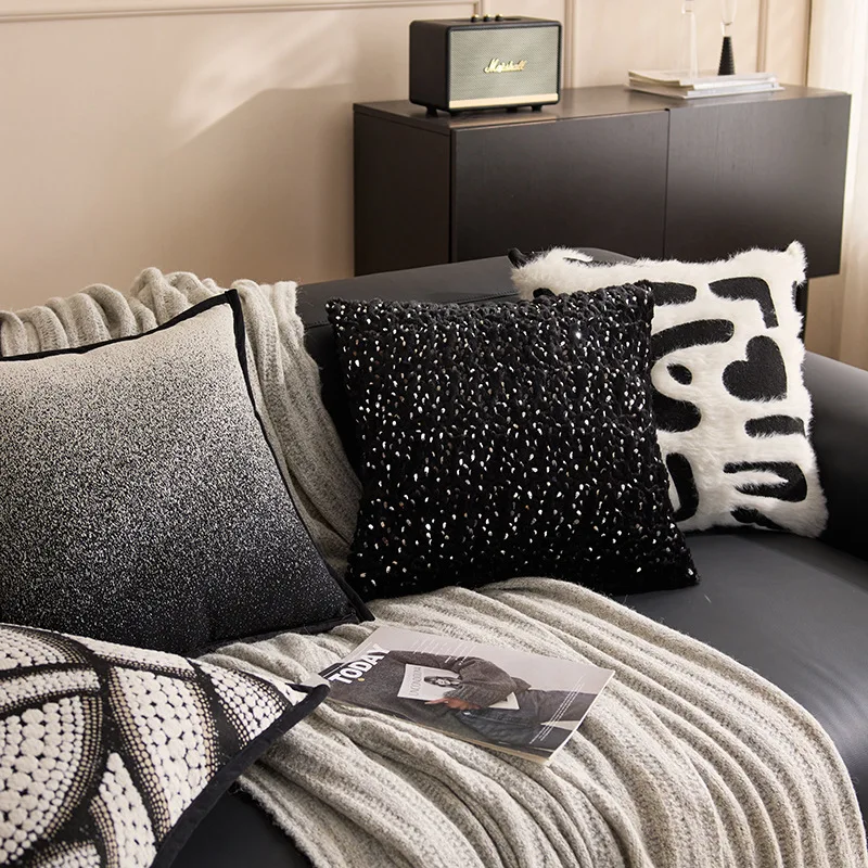 

Modern High-end Luxury Cushion Cover Black and White Chenille Yarn-dyed Jacquard Throw Pillow Covers Living Room Bedroom
