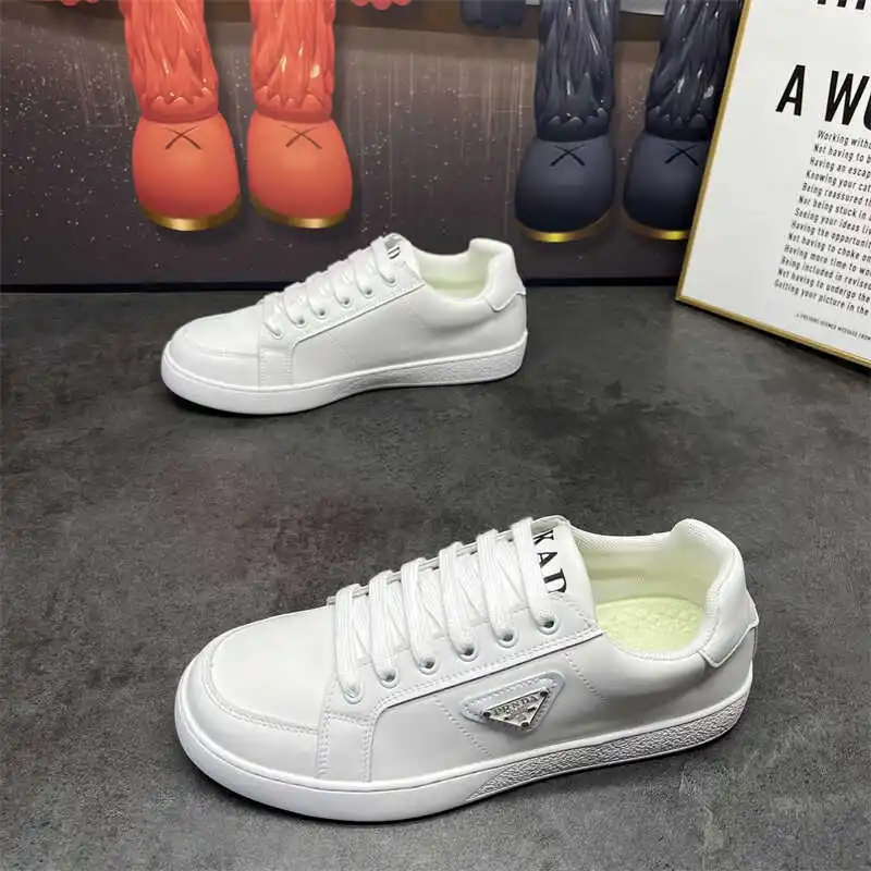 

Новинка осени 2021, кожаная дышащая универсальная мужская обувь с низким берцем, повседневные туфли на шнуровке и мягкой подошве