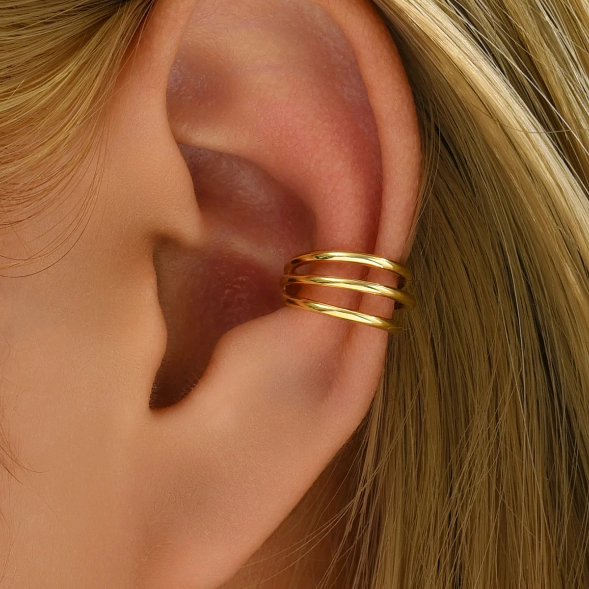 

JF2023 New Original Design Fashion High Fashion Trend Shiny Smooth Streamlined Earbone Clip Earrings Women's Earrings