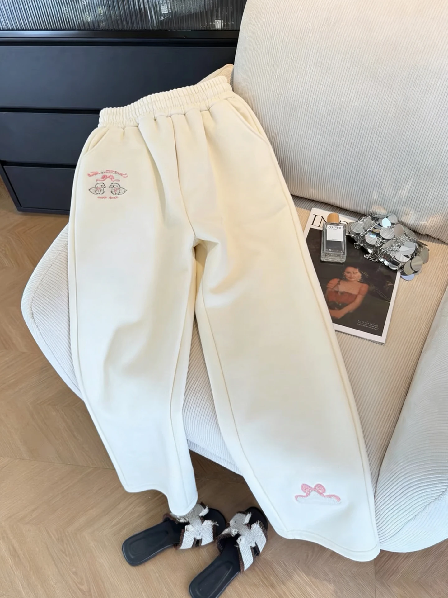 

Корейские повседневные брюки с милым мультяшным принтом и эластичной талией для женщин, весенне-осенние свободные универсальные спортивные штаны для похудения