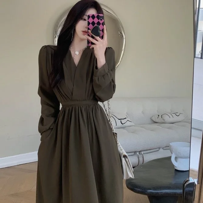 Slimming Large Size Autumn Winter Dress Hepburn Style V-Neck Knitted Fabric Midi Skirt Long Sleeve mid Waist Fit for Women